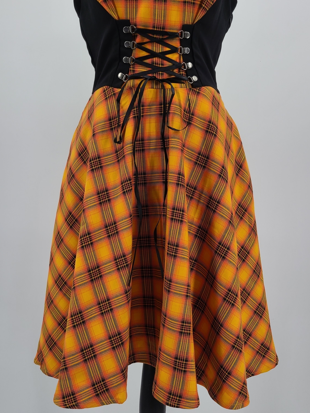 Unique Vintage's Orchid Bloom Plaid Corset Bodice Fit & Flare Midi Dress Size 8 - Picture 6 of 12